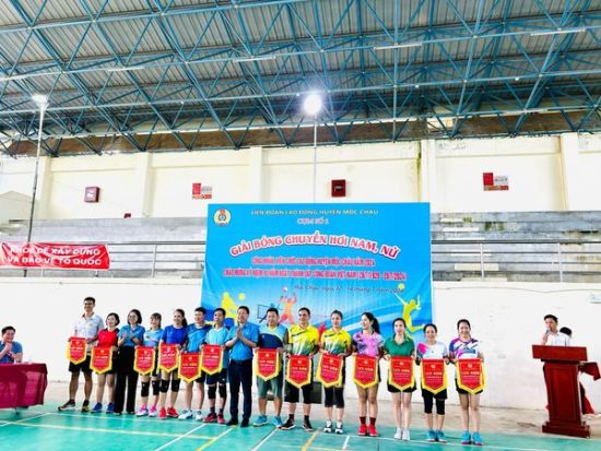 Công đoàn cơ sở Cụm 1 tổ chức Khai mạc và tổ chức giải bóng chuyền hơi nam, nữ Công nhân viên chức lao động huyện Mộc châu lần thứ I năm 2024